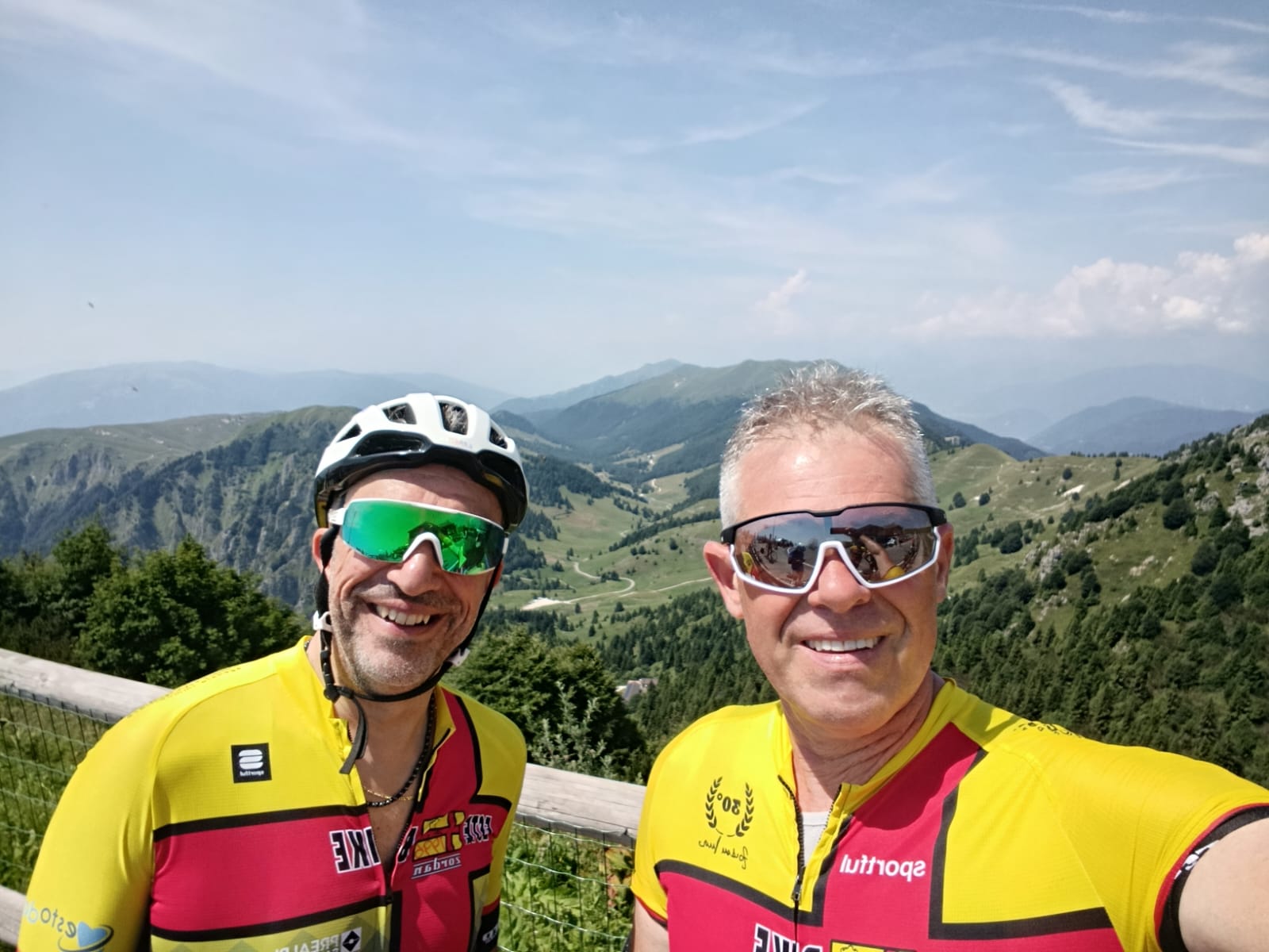 Panorama sulle Prealpi dalla strada del Grappa
